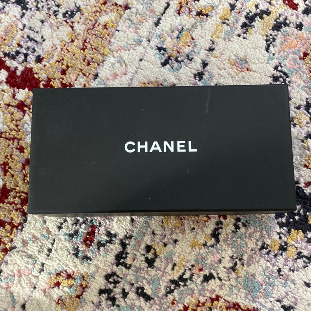 Small Chanel gift box for sunglasses or glasses
